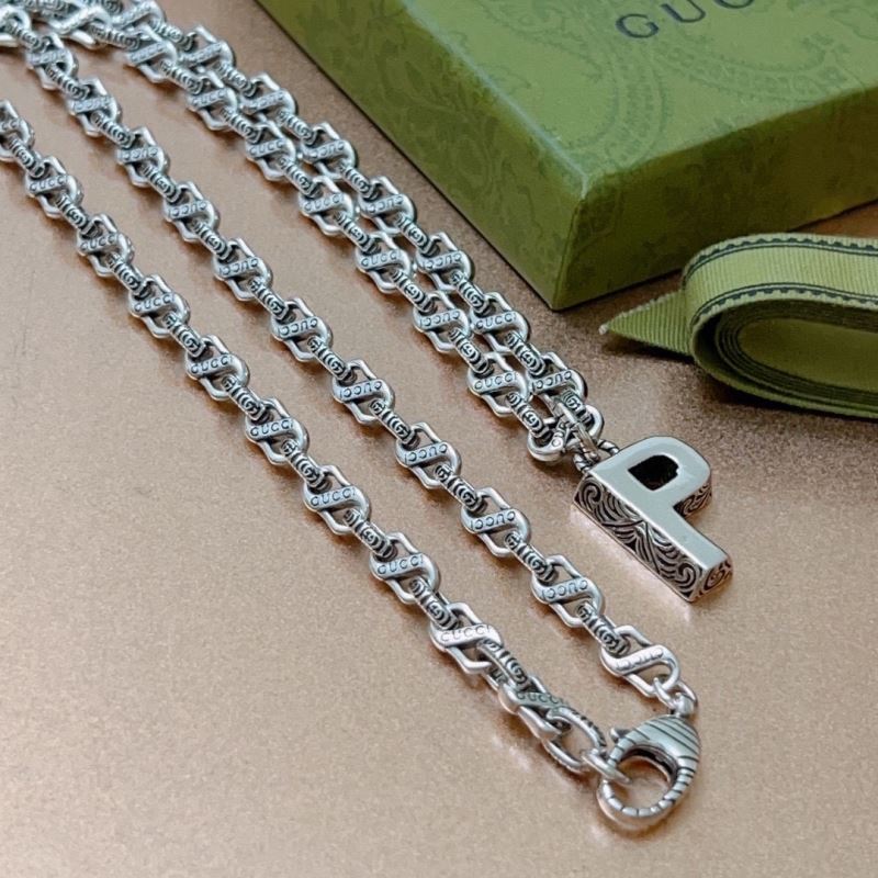 G*u*i necklaces